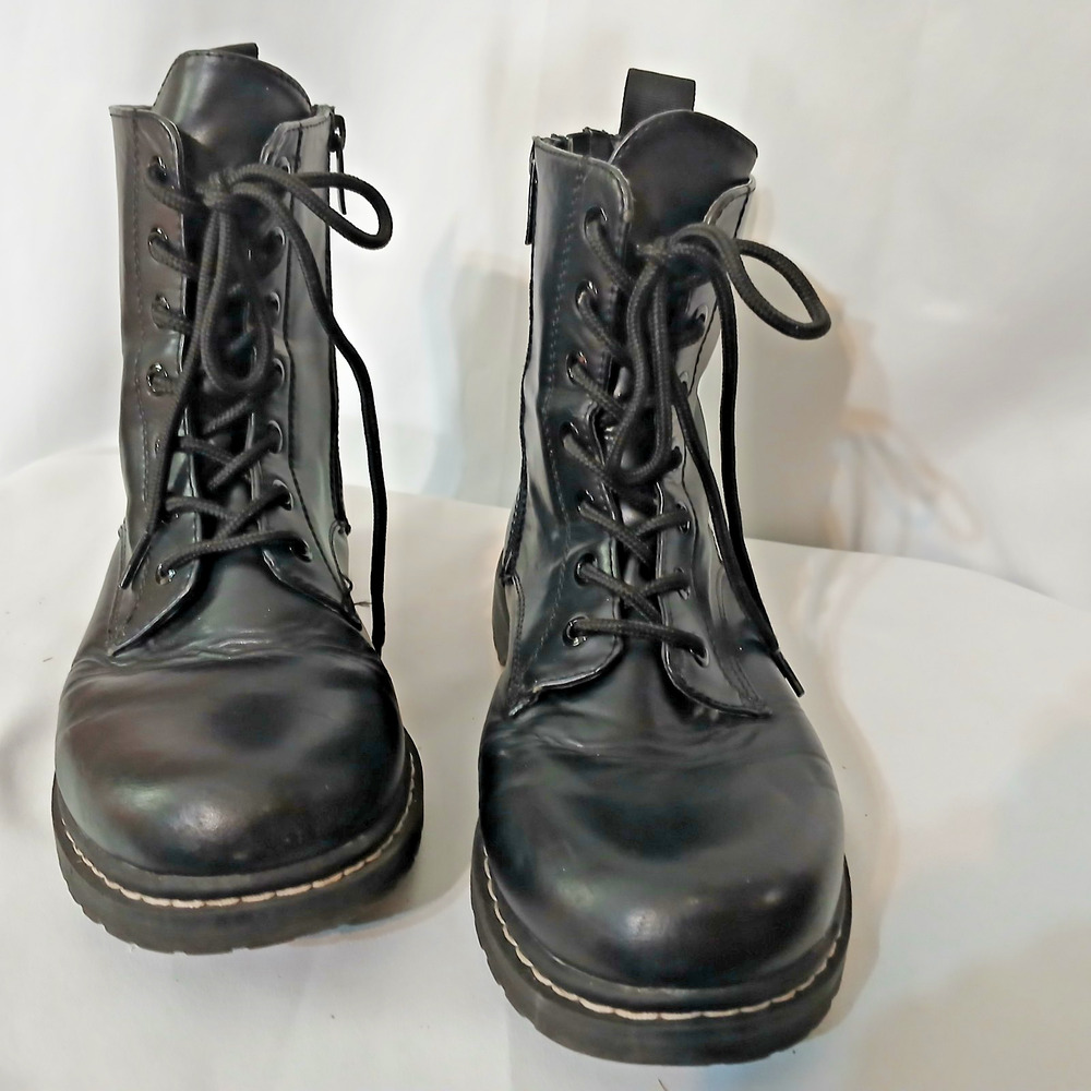 Black Lace Up Combat Boot Size 8. 5 Wide Width Lug Sole Goth/Punk Military Rock